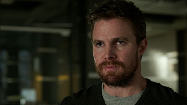 image de la news Arrow : Stephen Amell jure qu'il ne reviendra jamais dans l'Arrowverse !