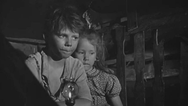 image de la news Cinéma pour les enfants : Jeux interdits, un film émouvant et poétique