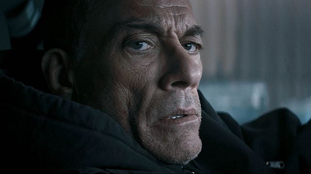 image de la news Netflix : Jean-Claude Van Damme face à Alban Ivanov dans Le Dernier Mercenaire