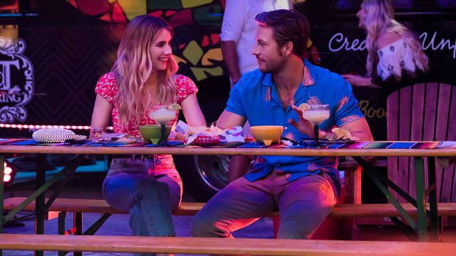 image de la news Holidate sur Netflix : c'est quoi cette comédie romantique avec Emma Roberts ?