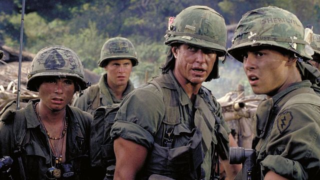 image de la news Platoon sur Paris Première : la genèse difficile du film de guerre culte d'Oliver Stone