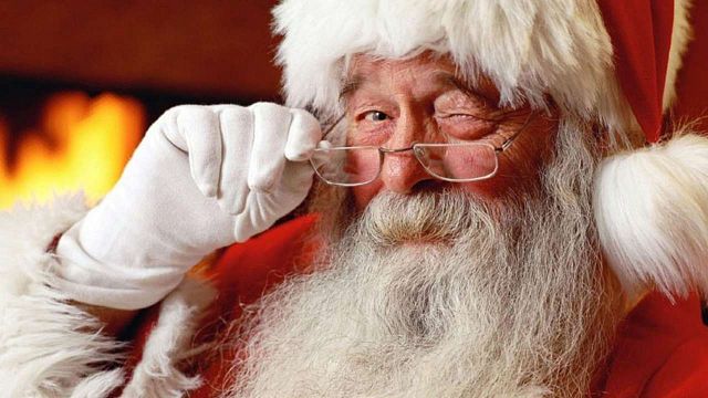image de la news 19 idées cadeaux cinéma séries :  Noël 2020, c'est Hot(te) avec la sélection AlloCiné !