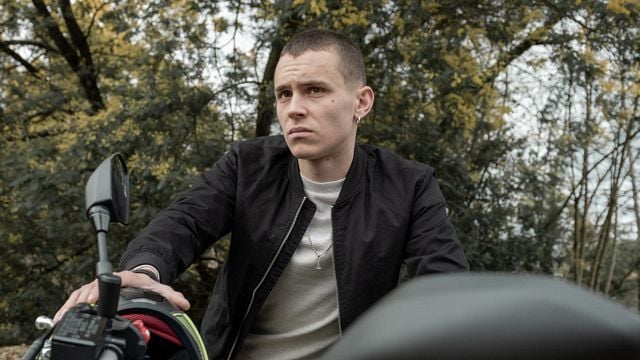 Acteur Elite Saison 5 Pere Ivan