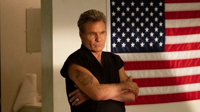 image de la news Cobra Kai sur Netflix : le méchant de la saison 4 dévoilé dans le teaser ?