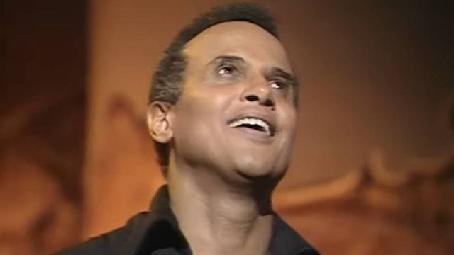 Mort de Harry Belafonte, chanteur militant et acteur du Coup de l'escalier