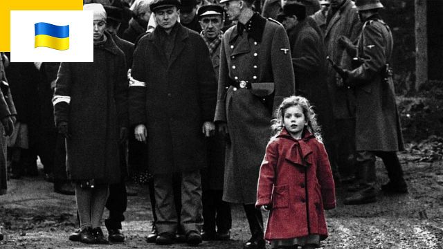 image de la news Ukraine : la petite fille en rouge de La Liste de Schindler aide les réfugiés en Pologne