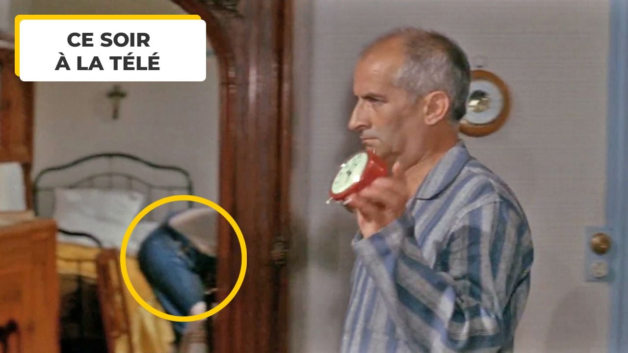 Le Gendarme de Saint-Tropez: Press pause at 55 minutes and 35 seconds and take a good look at this mirror