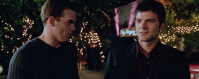 Michael C. Hall e Adam Scott em “Six Feet Under”