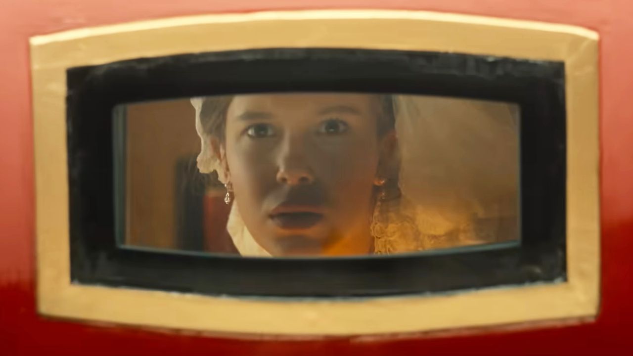 Plus forte que Stranger Things ? Six mois après la fin de la série, Millie Bobby Brown est de retour sur Netflix pour le prouver !