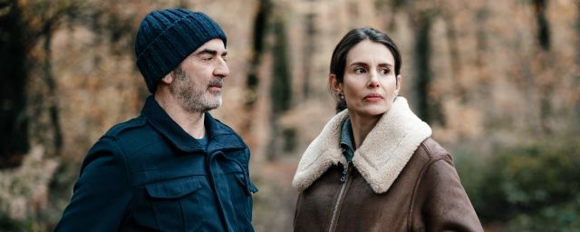 Bruno Solo (Vautier) et Louise Monot (Garrec) se retrouvent dix ans après Meurtres à Saint-Malo.