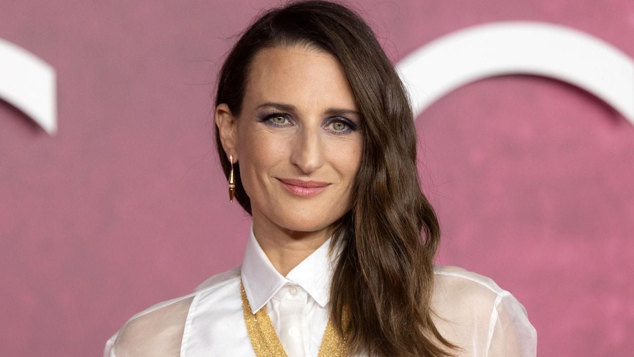Premiere Video: Camille Cotin and Lou de Lager with Mrs. Maisel and Gilmore Girls Creator