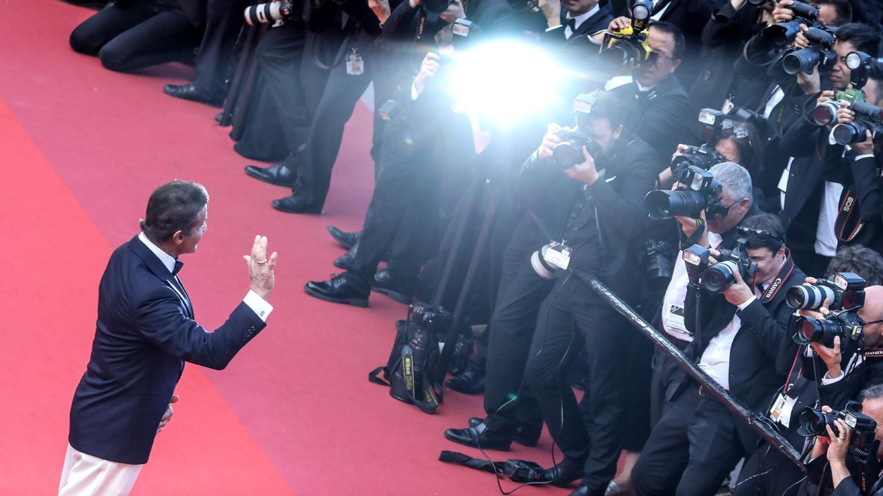 He went up against Van Damme and Dolph Lundgren… At 79 years old, this star of 100 action movies is about to return to the movies!