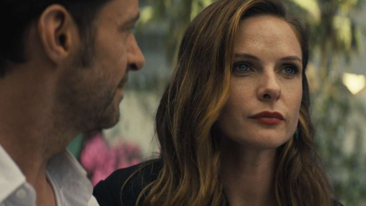 Mae (fascinante Rebecca Ferguson)