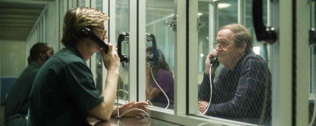 Evan Peters et Richard Jenkins dans 