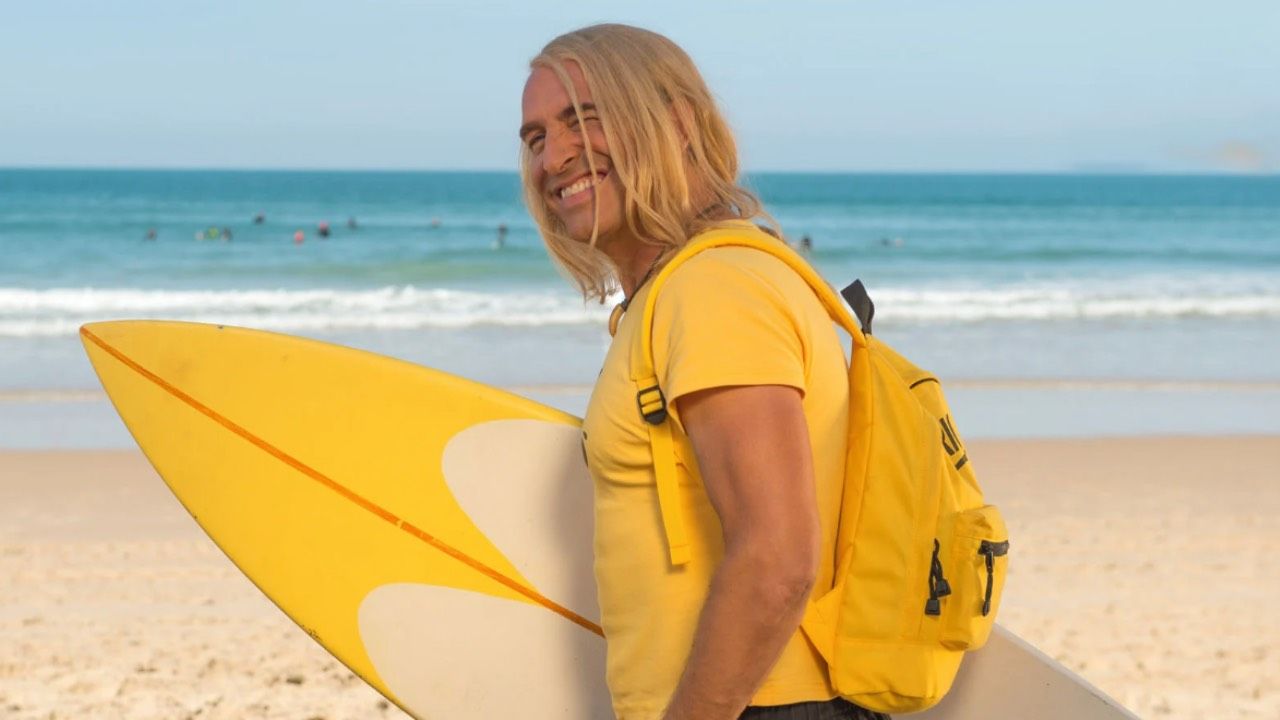 “It’s twisted, but it’s my favorite surfing movie”: Brice de Nice dubbed by a surfing legend!