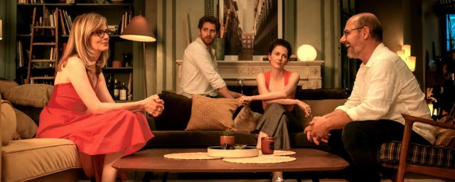 (de g. à d.) : Isabelle Carré, Pablo Pauly, Julia Faure et Bernard Campan.