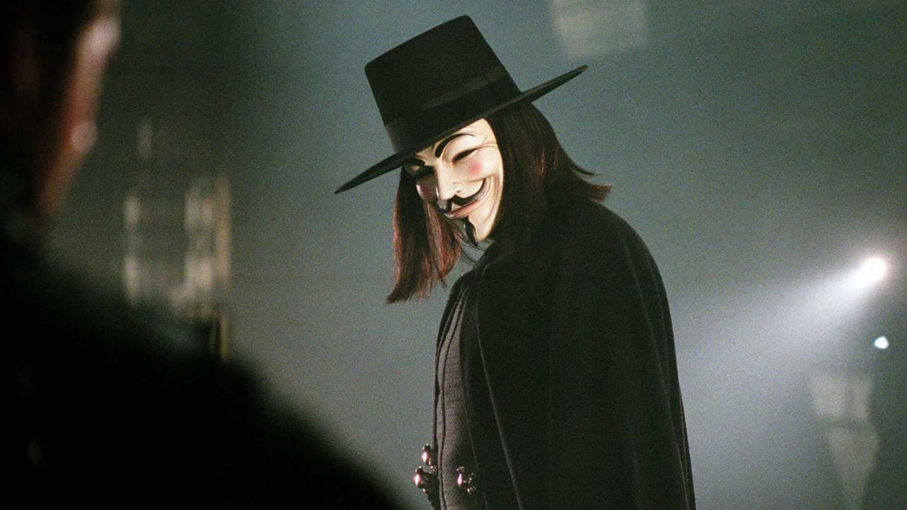 La scène emblématique de V pour Vendetta réalisée par un expert en scènes d'action selon AlloCiné — Cinéma & Films