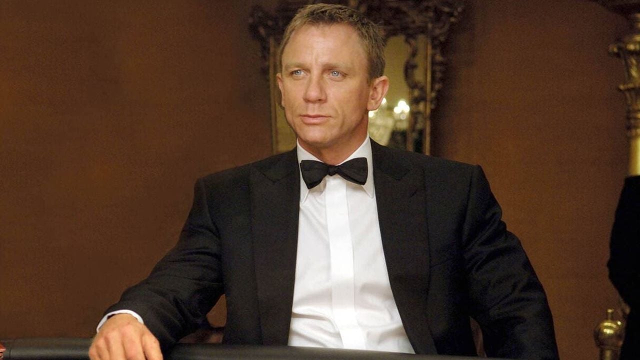 Casino Royale in France 2: Did you experience this controversial scene between Daniel Craig and Mads Mikkelsen? It could have been much worse!