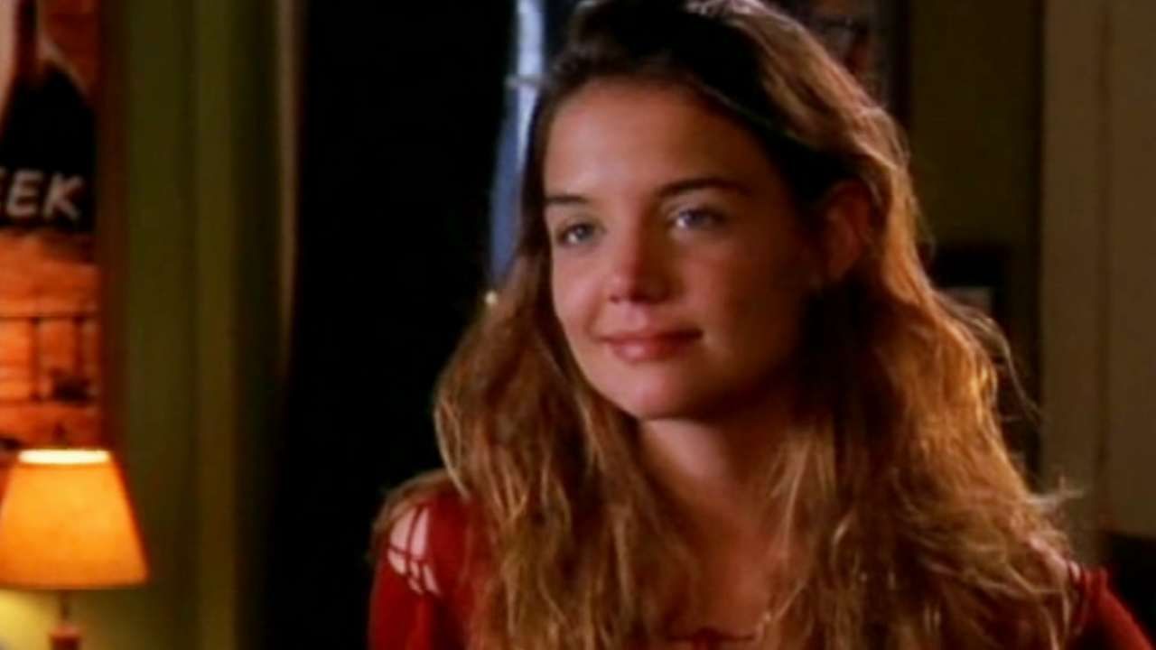 Joey (Katie Holmes)