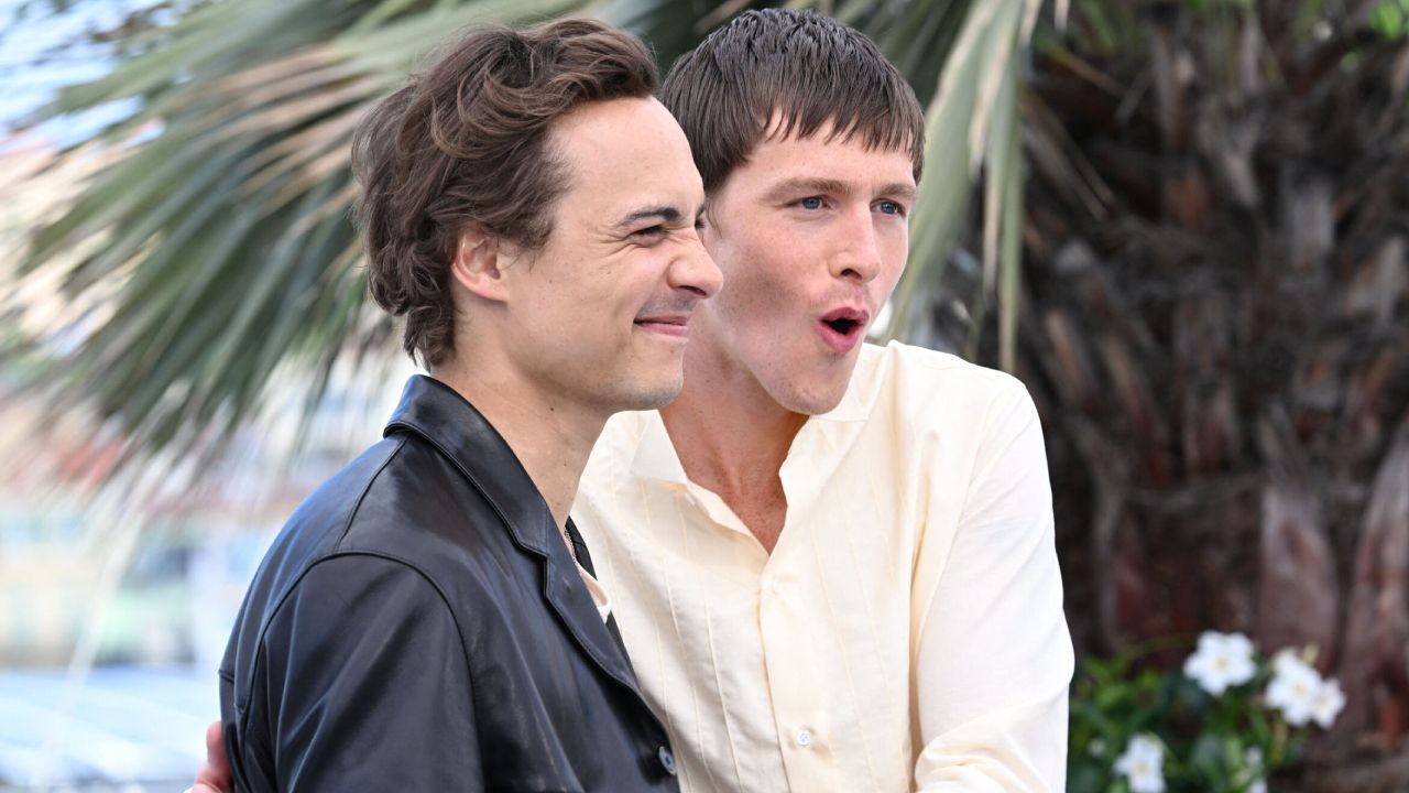 Frank Dillane et Harris Dickinson à Cannes en mai 2025.