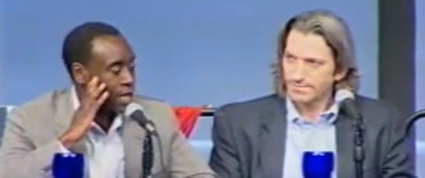 Don Cheadle et John Prendergast en 2007, présentant leur livre.