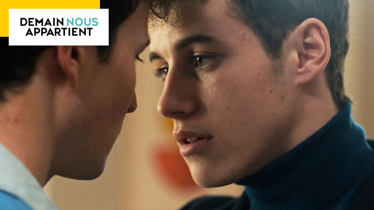 Tomorrow Belongs To Us: What’s the name of the song we hear when Jack and Ryan (almost) kiss?