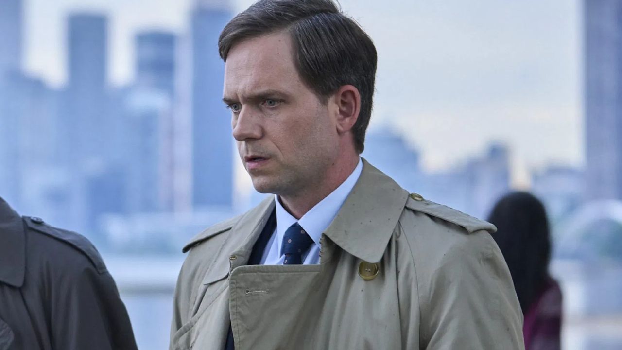 Patrick J. Adams en agent du FBI dans The Bombing of Pan Am 103.