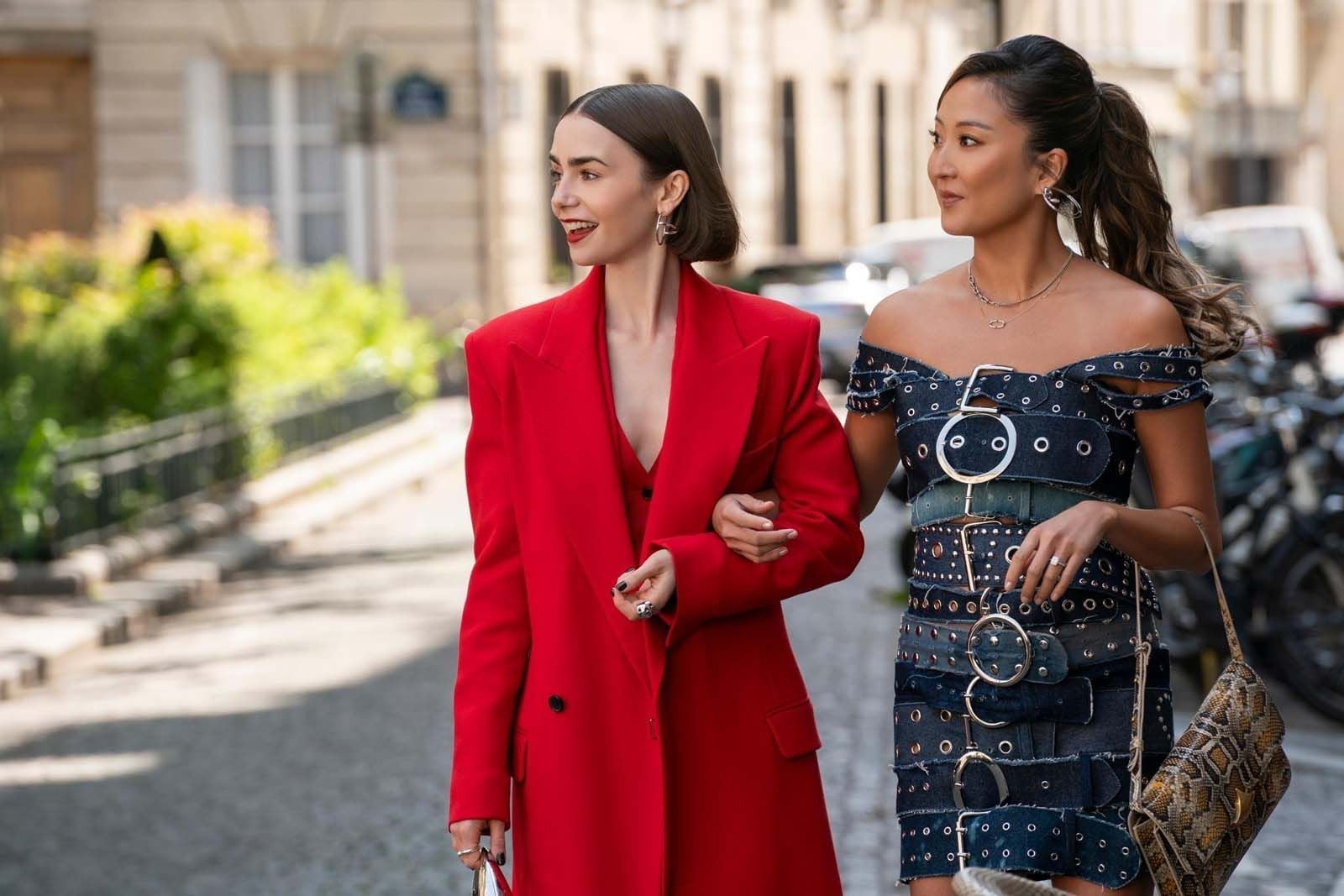 Emily in Paris : Netflix met les fans en joie ! Premières photos officielles et date de sortie dévoilées pour l’ultime saison 6 - News Séries