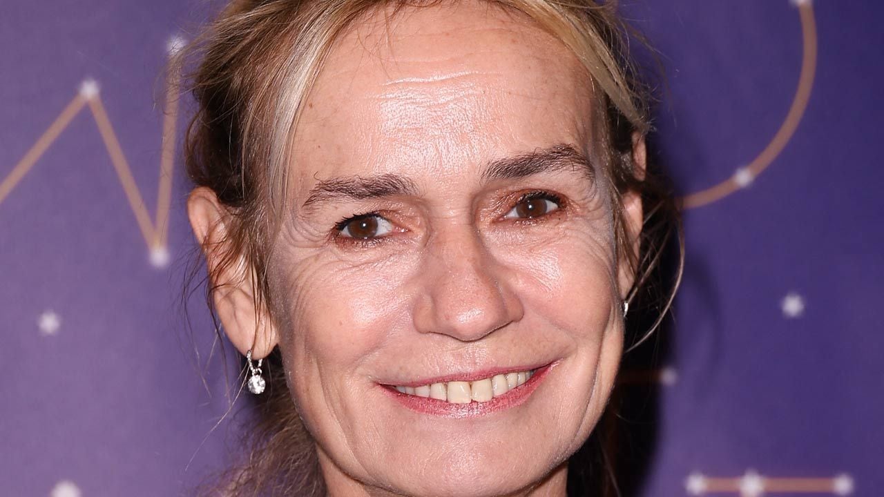 "Juste splendide, il est prenant du début à la fin !" : noté 3,9 sur 5, c'est le meilleur film de Sandrine Bonnaire et il a remporté l'une des plus grandes récompenses mondiales du cinéma !