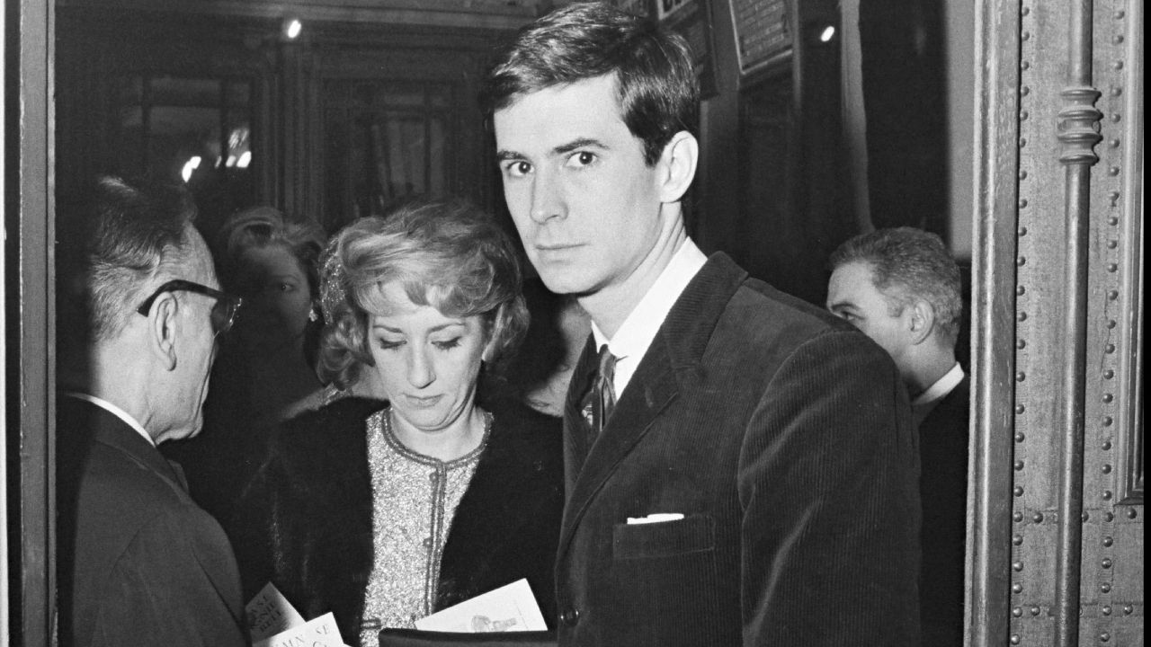 Anthony Perkins, à Paris.