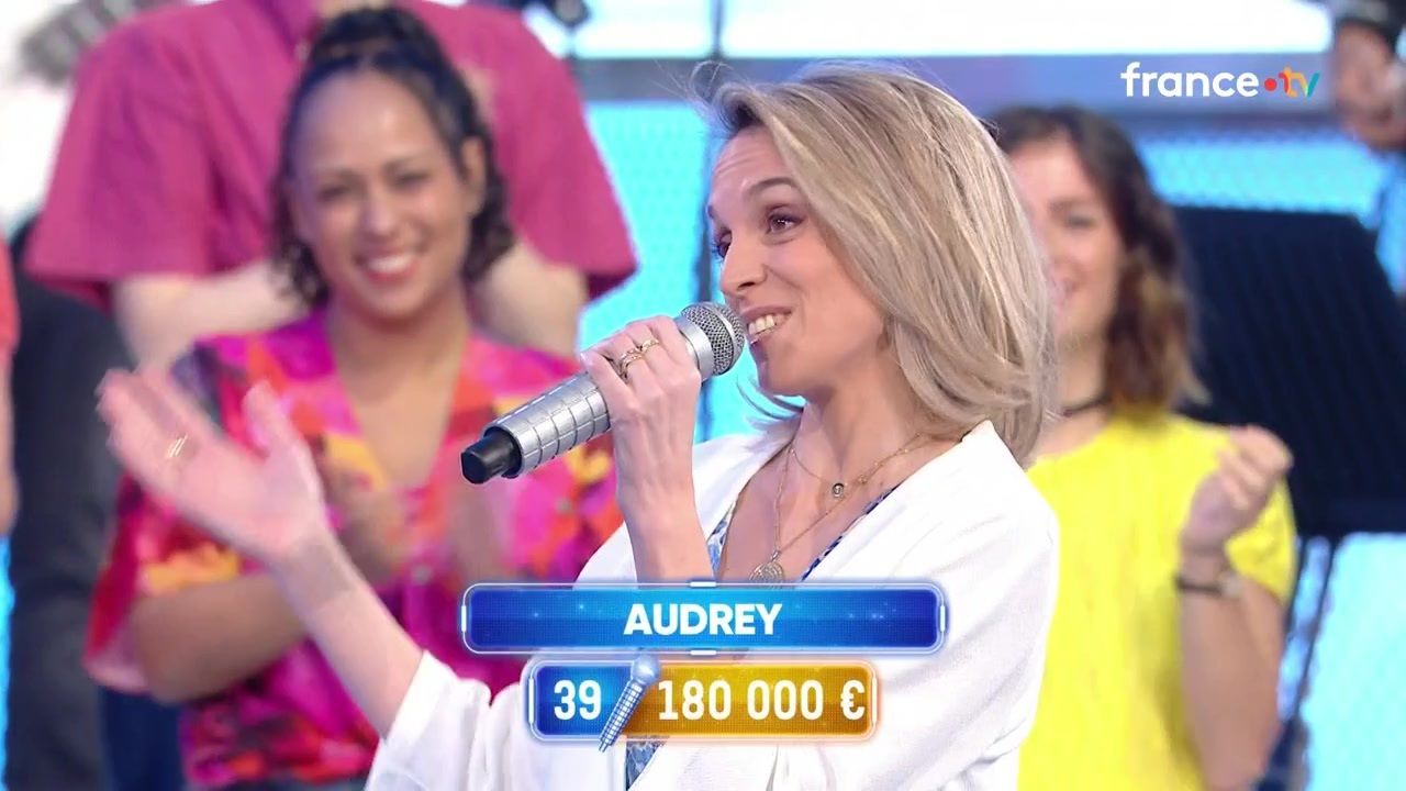 N'oubliez pas les paroles : Audrey explose les compteurs et passe la barre  symbolique des 200 000 euros ! - TV ACTU by AlloCiné