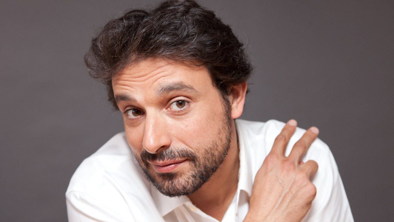 Rencontre entre Bruno Salomone et Jean Dujardin : premières impressions selon AlloCiné — People & Médias