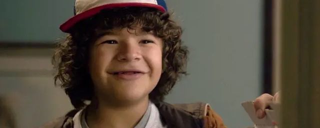 Gaten Matarazzo dans la saison 1 de “Stranger Things” (2016)