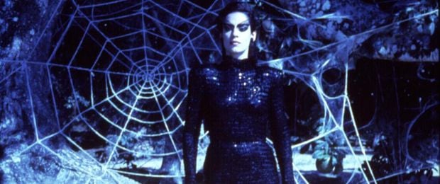 Sônia Braga est la femme araignée.