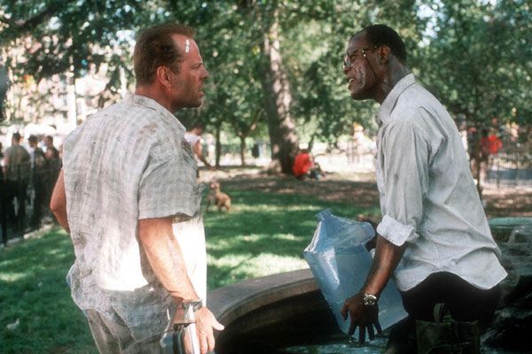 Photo De Bruce Willis Une Journ e En Enfer Photo Samuel L Jackson photo-de-bruce-willis-une-journ-e-en-enfer-photo-samuel-l-jackson