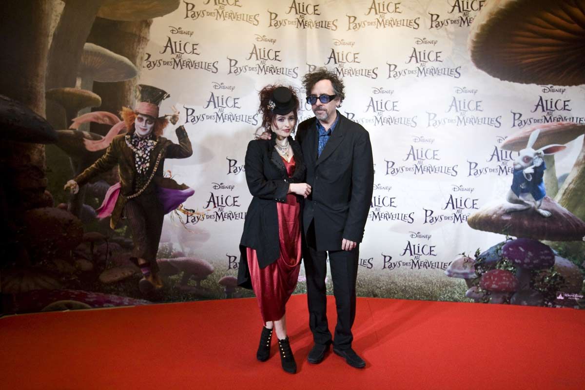 Photo De Helena Bonham Carter Alice Au Pays Des Merveilles Photo Promotionnelle Helena Bonham Carter Tim Burton Allocine