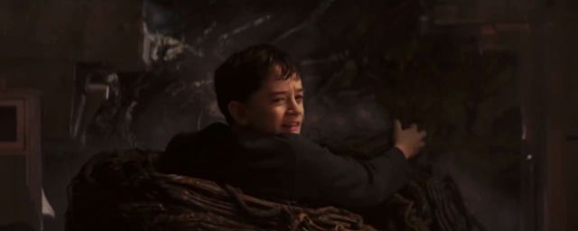 Liam Neeson est un monstre dans le teaser de A Monster Calls - Actus ...