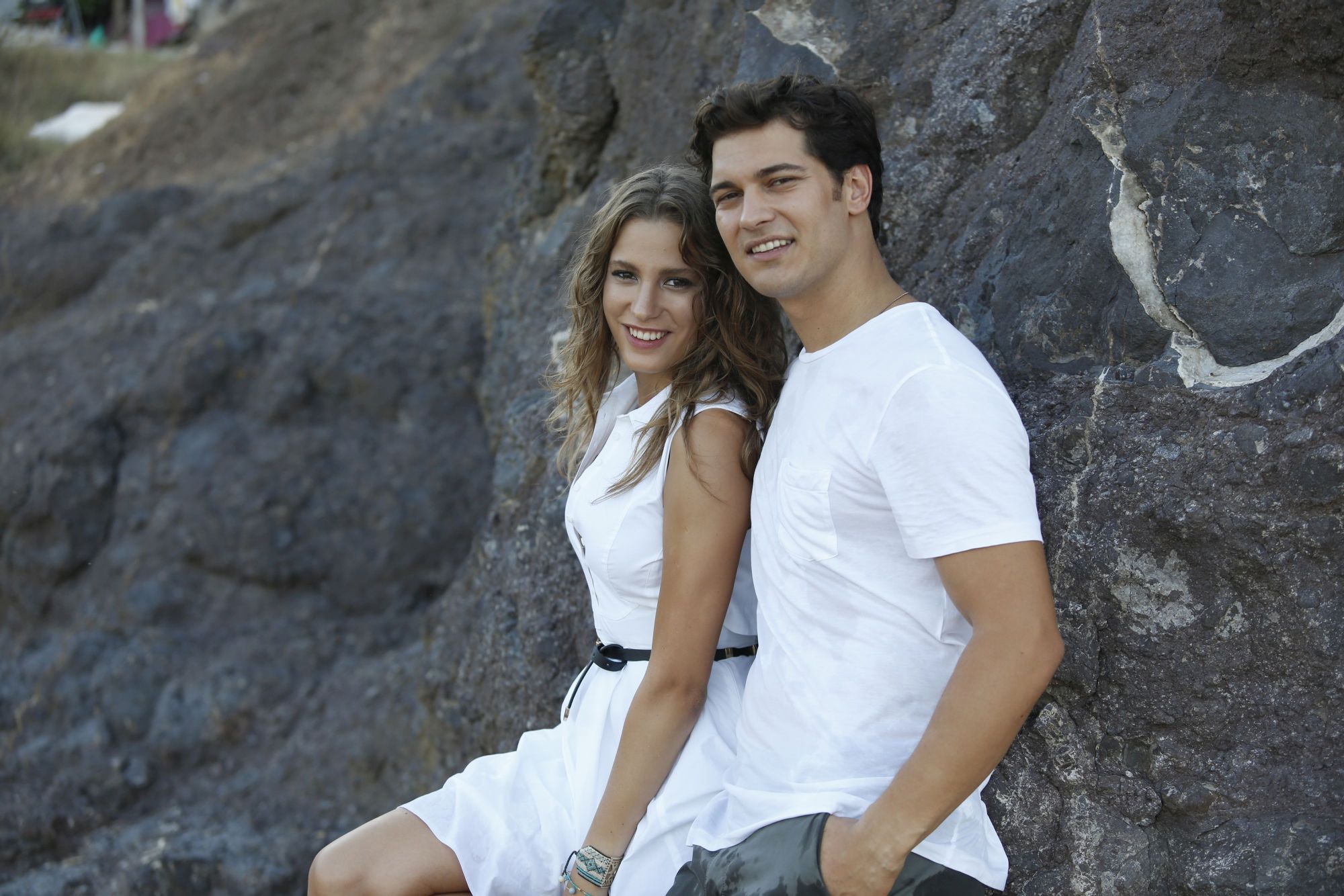 Photo de Serenay Sarıkaya Photo promotionnelle Serenay Sarıkaya, Çağatay Ulusoy Photo 6 sur Photo de Serenay Sarıkaya Photo promotionnelle Serenay Sarıkaya, Çağatay Ulusoy Photo 6 sur