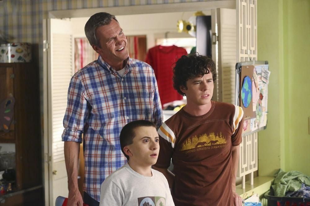 Films Et Séries Tv Avec Atticus Shaffer The Middle : Photo Atticus Shaffer, Charlie McDermott, Neil Flynn - 261