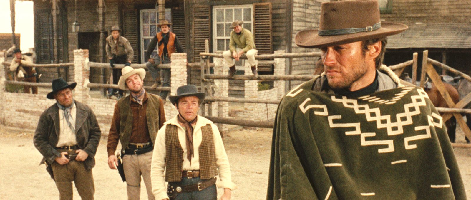 Pour Une Poignée De Dollars Film Complet En Français Photo de Clint Eastwood - Pour une poignée de dollars : Photo Clint
