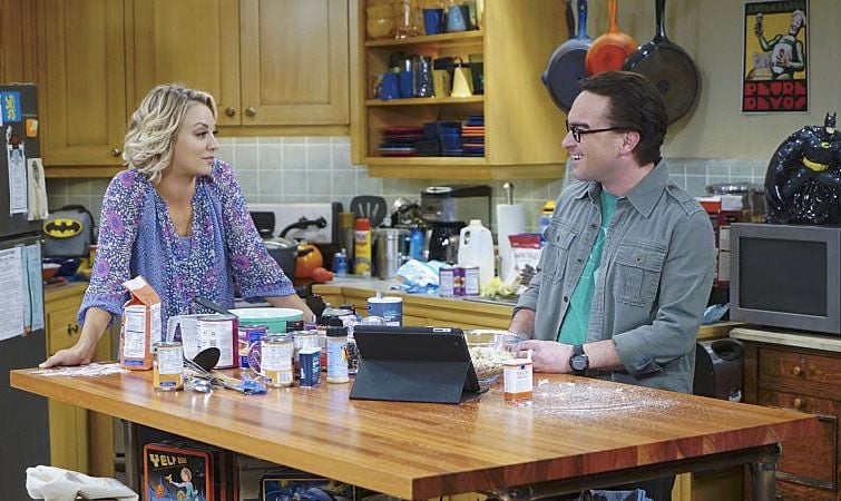 Photo de Kaley Cuoco - The Big Bang Theory : Photo Kaley Cuoco, Johnny ...