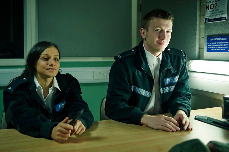 Grey's Anatomy Saison 17 Disney Plus France No Offence : Photo Saira Choudhry, Tom Varey - 33 sur 39 - AlloCiné