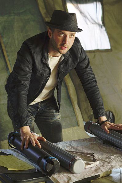 eddie kaye thomas barefoot in scorpion eddie kaye thomas barefoot in scorpion