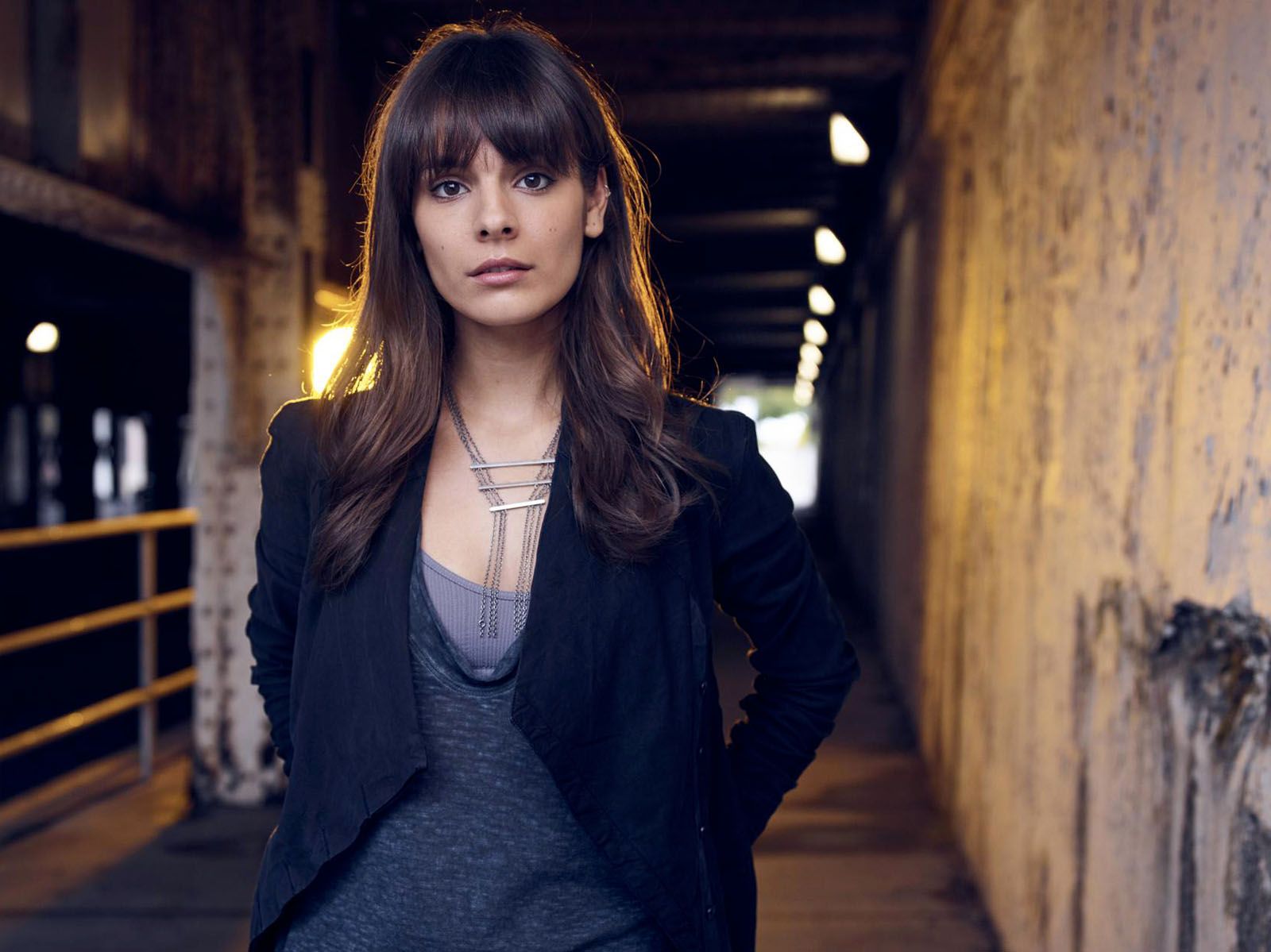 Caitlin Stasey Hot