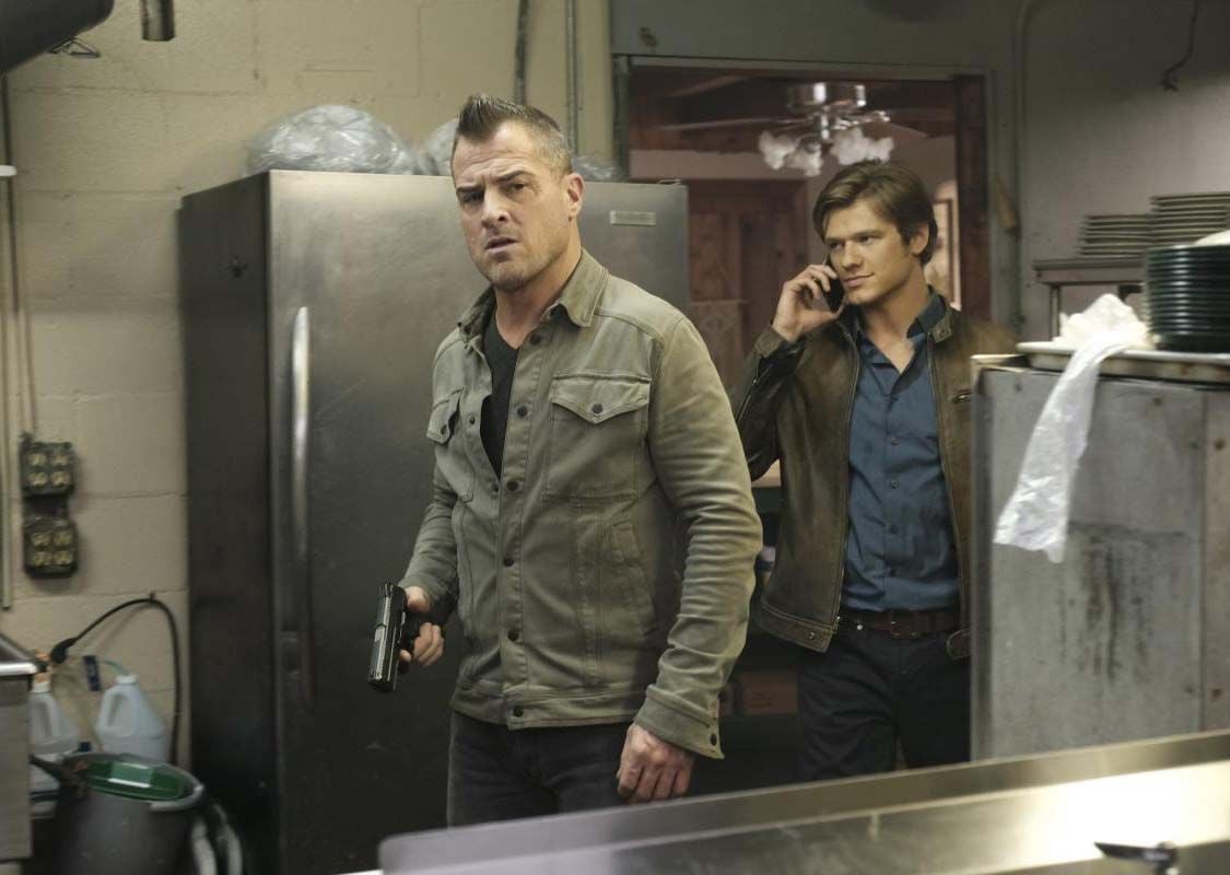 macgyver-2016-macgyver-2016-photo-lucas-till-george-eads-305