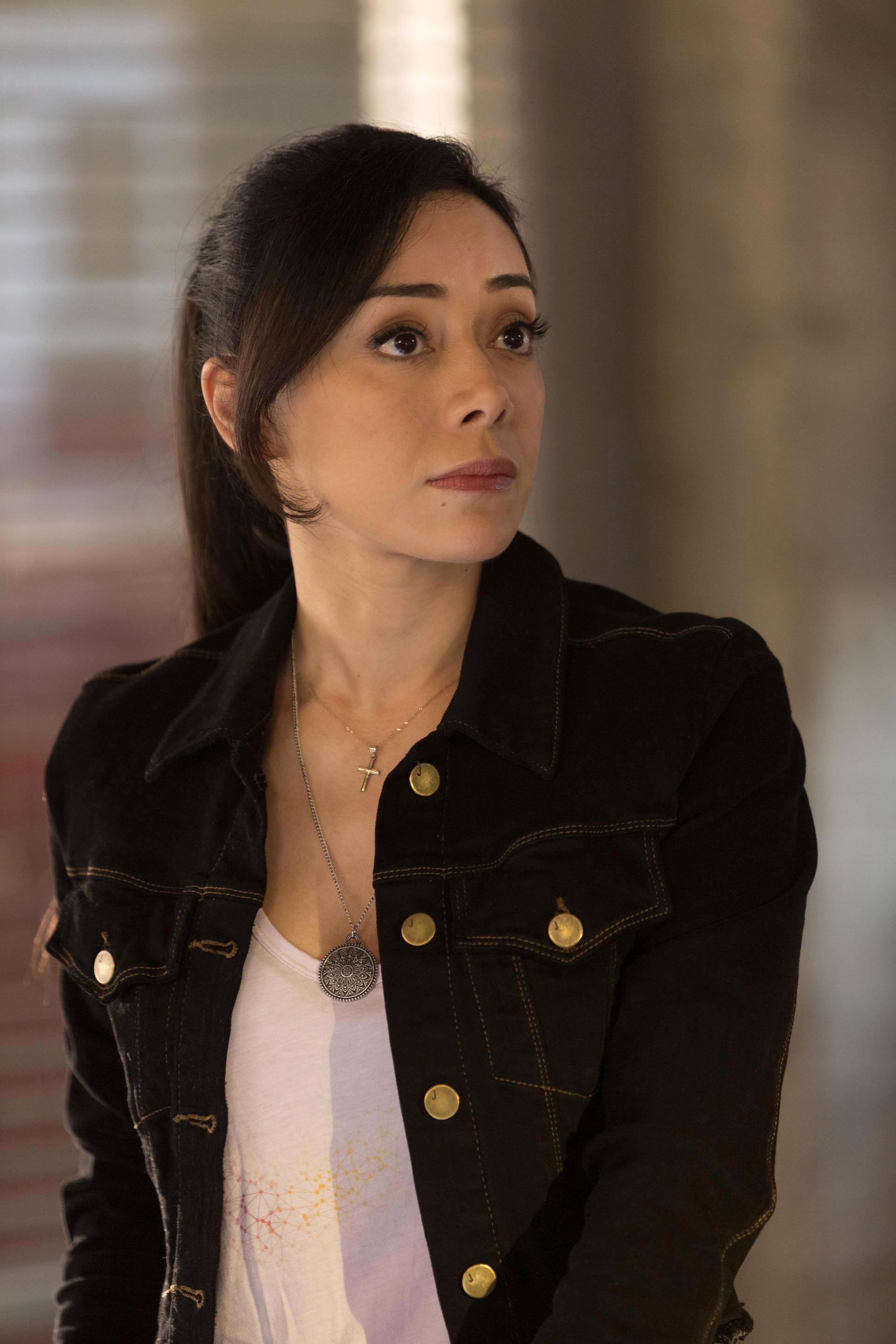 Lucifer Photo Aimee Garcia 194 Sur 398 Allociné 6132