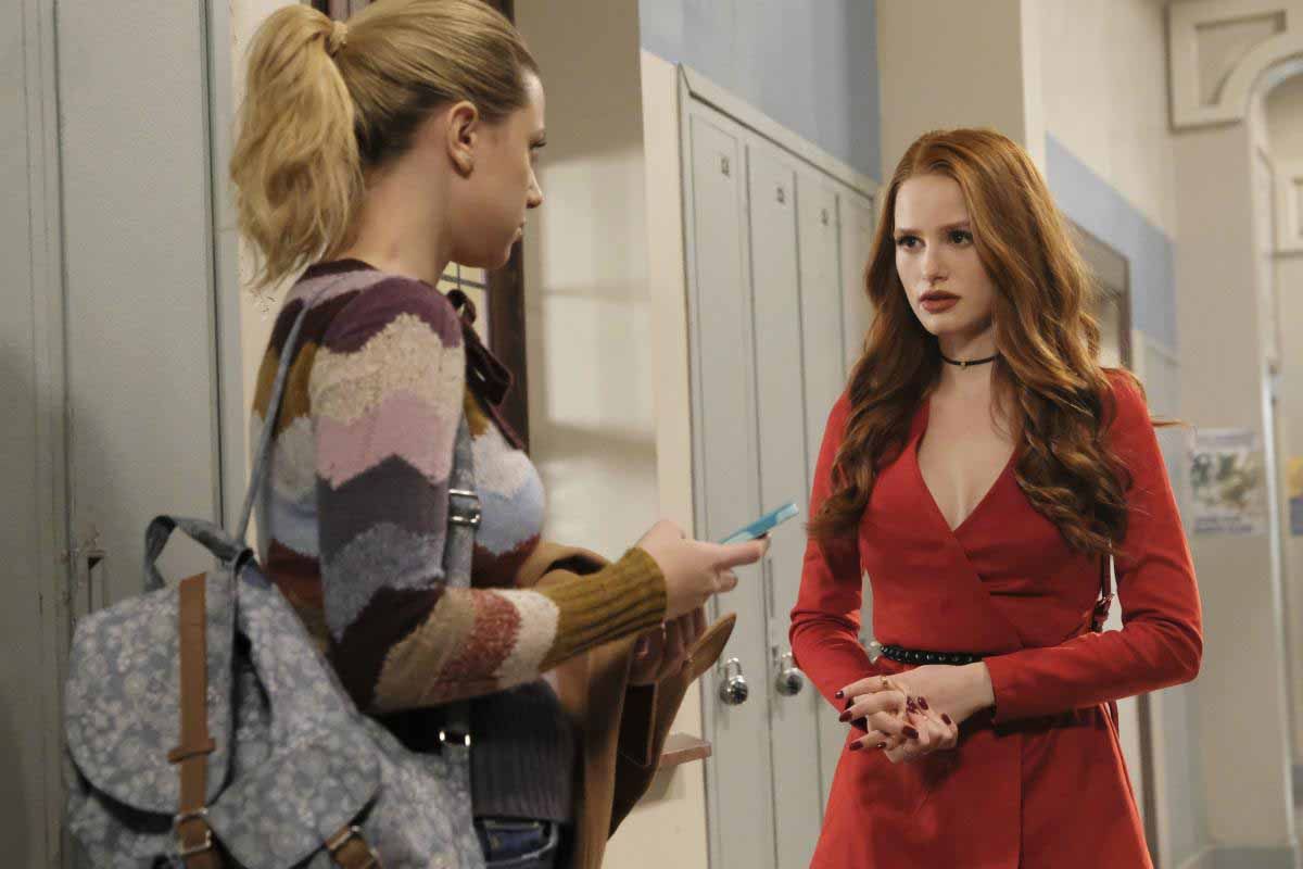 Films Et Séries Tv Avec Lili Reinhart Riverdale : Photo Lili Reinhart, Madelaine Petsch - 268 sur 432 - AlloCiné