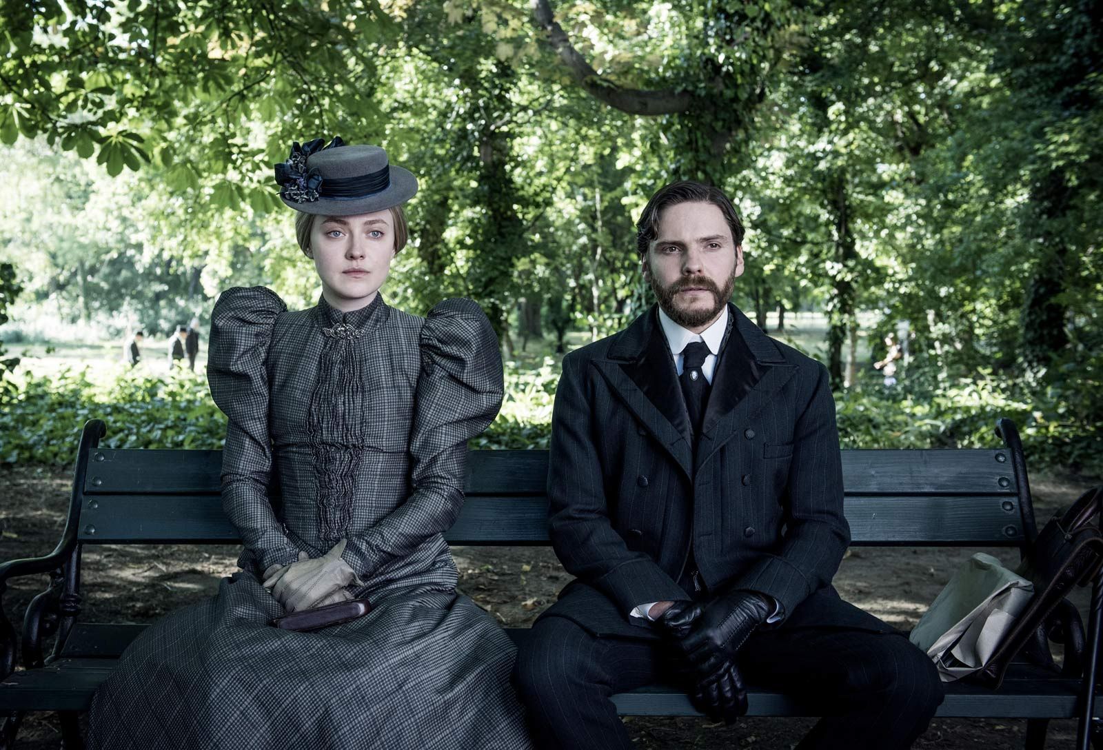 L'Aliéniste : L'Aliéniste : Photo Daniel Brühl, Dakota Fanning - 64 sur ...