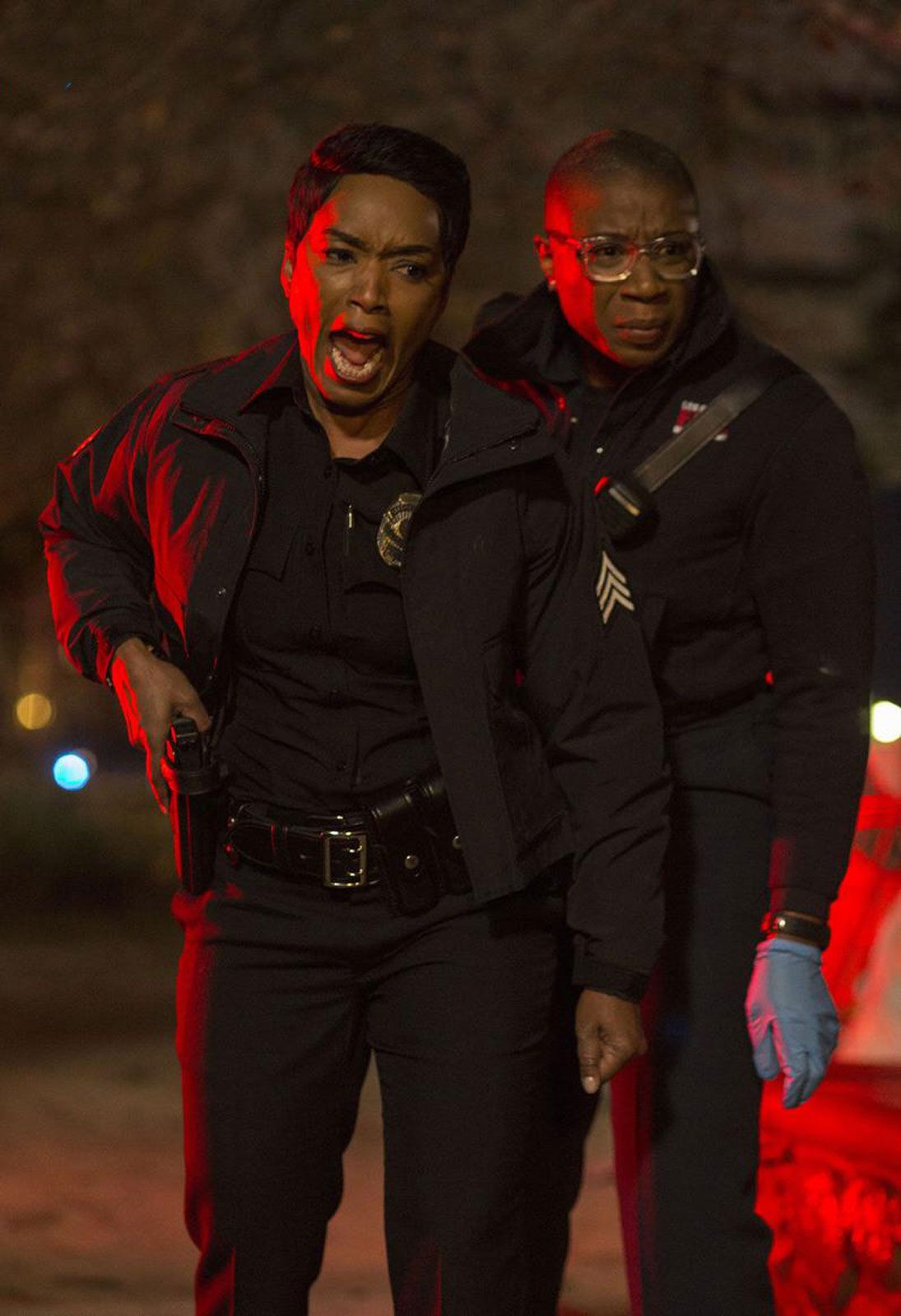 Films Et Séries Tv Avec Aisha Hinds 9-1-1 : Photo Aisha Hinds, Angela Bassett - 182 sur 218 - AlloCiné