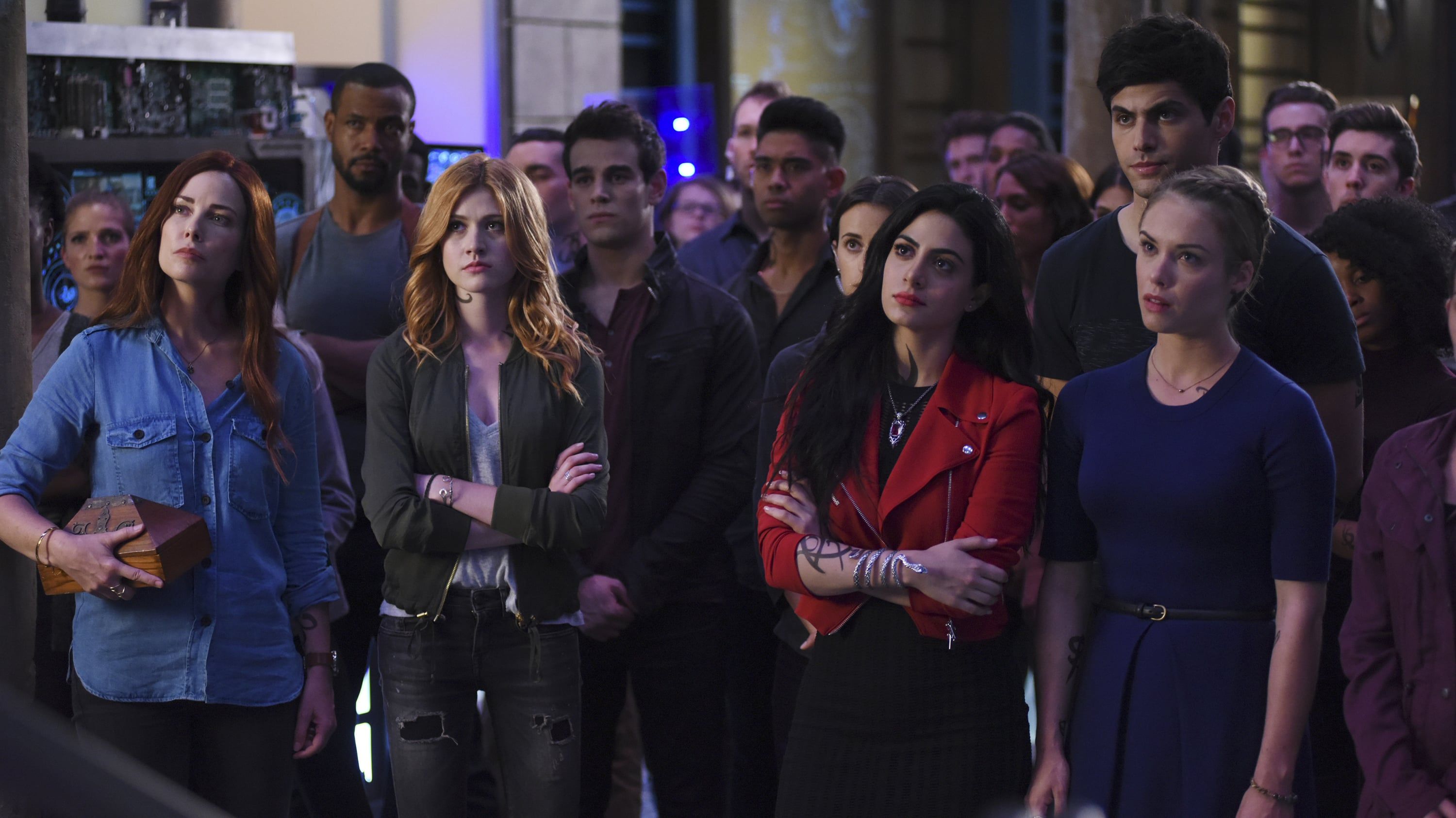 Poster Shadowhunters saison 2 - Affiche 58 sur 287 - AlloCiné